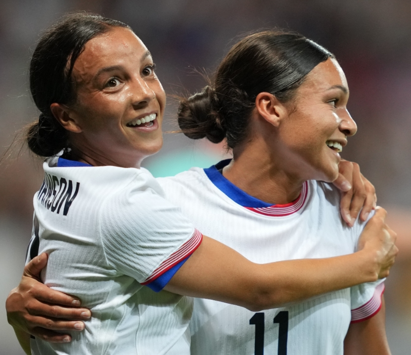 奥运女足报道:斯旺森2分钟连进2球 罗德曼进球 美国3-0击败10人赞比亚