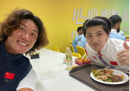 人民网：张之臻/王欣瑜组队4天创造历史 一次被动决定成就一段佳话