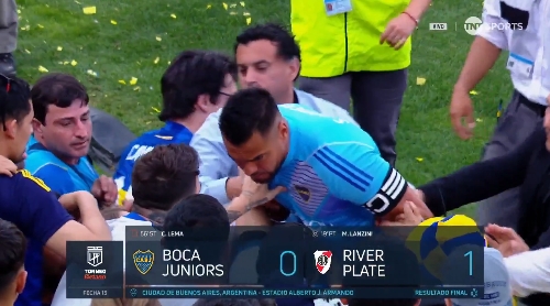 输给河床后与博卡球迷互怼,罗梅罗被博卡内部停赛两场