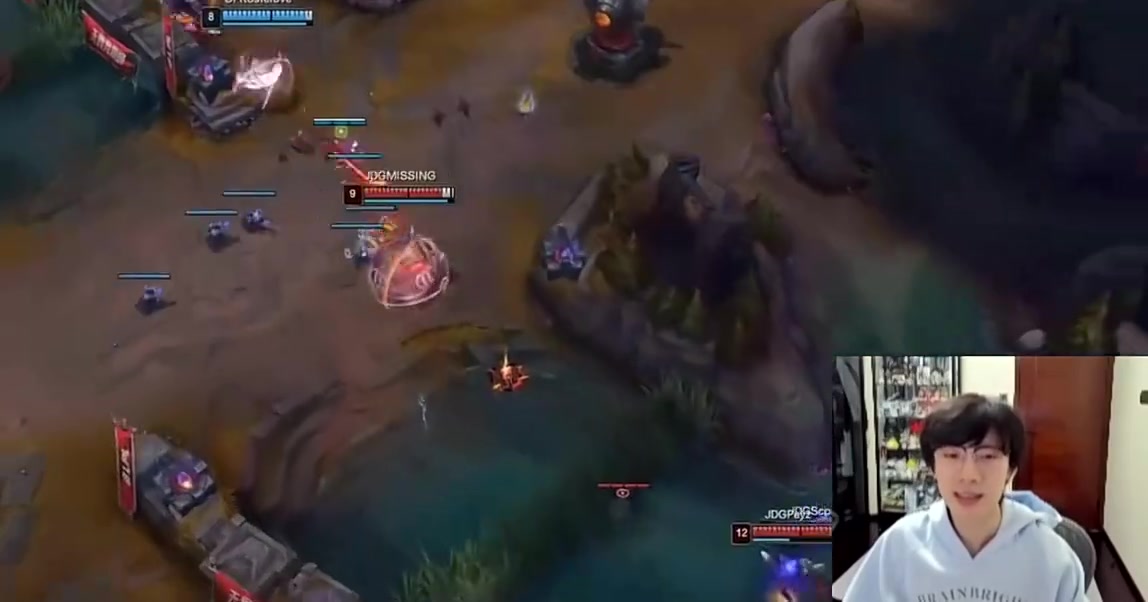 宝蓝:我觉得硬币哥那活整得挺好的,LPL很久没活人味看