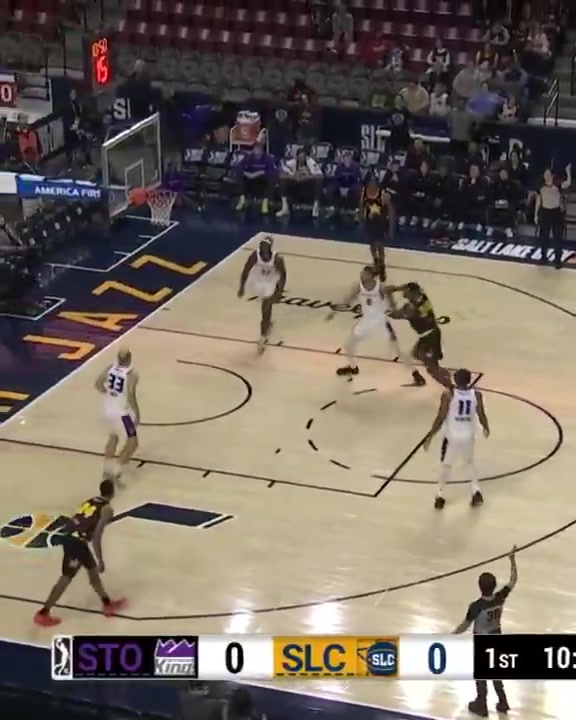 大方脑袋降维打击!29号秀科利尔G联盟18中15砍36分 10号秀14中2